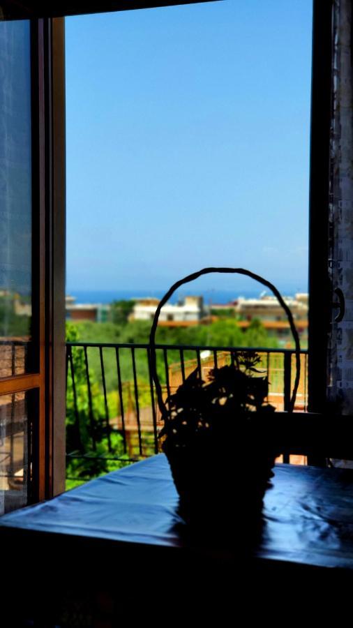 La quiete a un passo dal centro Sorrento Exterior foto