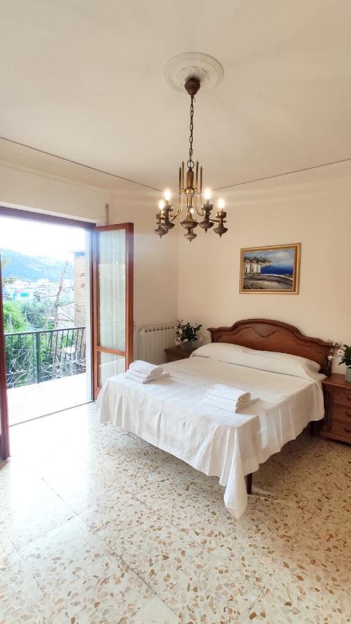La quiete a un passo dal centro Sorrento Exterior foto
