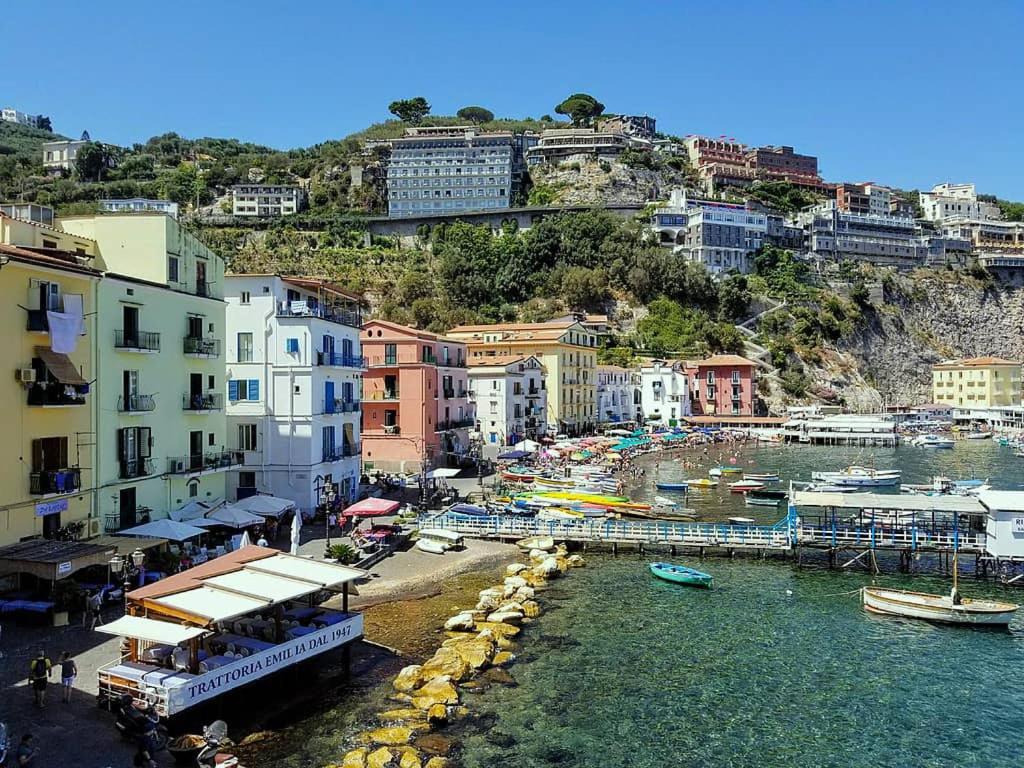 La quiete a un passo dal centro Sorrento Exterior foto